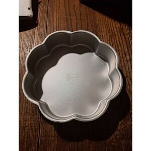 Vintage Wilton Flower Cake Pan 9"x2" Aluminum Performance Series Baking Mold USA